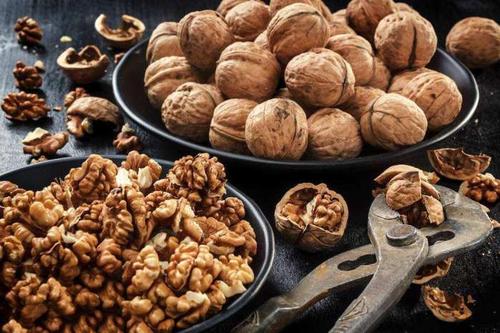 秋季白斑患者补充大脑营养有哪些食物特别适合？