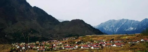 依乌村：神秘黑竹沟，云上依乌村