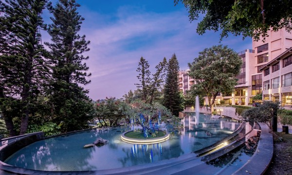 1.3万元住宿券杀到5200元!到高雄花季饭店泡百年冷泉放空享受宁静