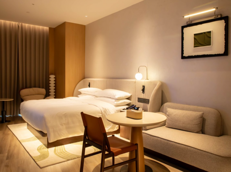 从“卖房间”到“卖体验”:一场智慧化改造如何让传统酒店重获新生