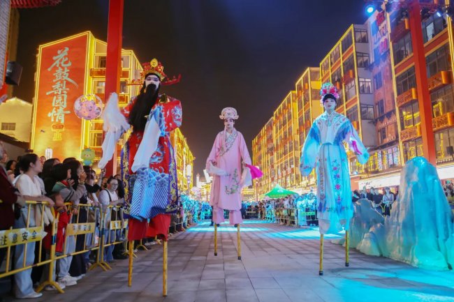 戏旅营城·蝶变新生 | 亚新文化最新力作荆州监利《天府奇庙夜》国庆火爆开街！