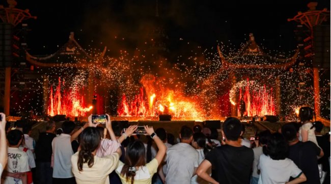鹰潭夜经济点燃国庆文旅消费新热潮